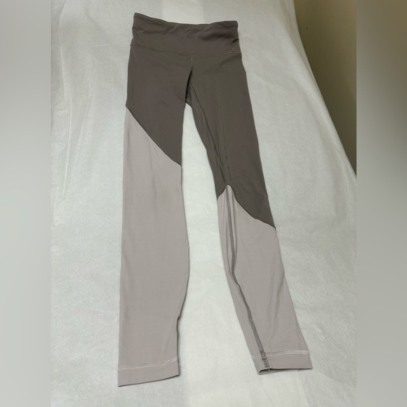 Lululemon Speed Wunder Tight Asym Half Moon Light Chrome - Picture 3 of 7